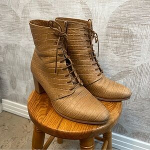 Poppy Barley Victoriana Ankle Boots 9.5 M Tan Embossed Crocodile Genuine Leather